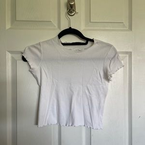 NWOT BRANDY MELVILLE WHITE SCALLOPED EDGE TOP
